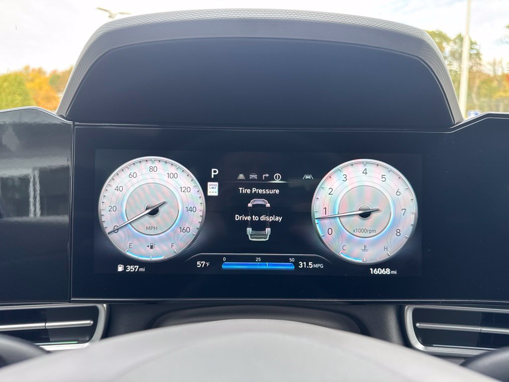 Used 2024 Hyundai Elantra SEL FWD image 13