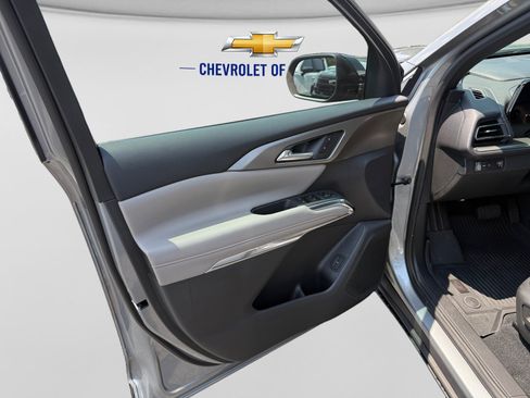 New 2026 Chevrolet Traverse LT w/ LPO, Floor Liner Package FWD image 10