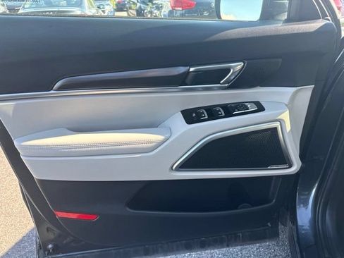 Certified 2023 Kia Telluride S w/ S Sunroof Package AWD/4WD image 19