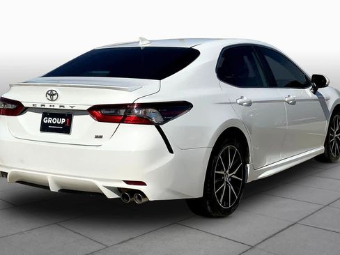 Used 2021 Toyota Camry SE w/ Convenience Package image 13
