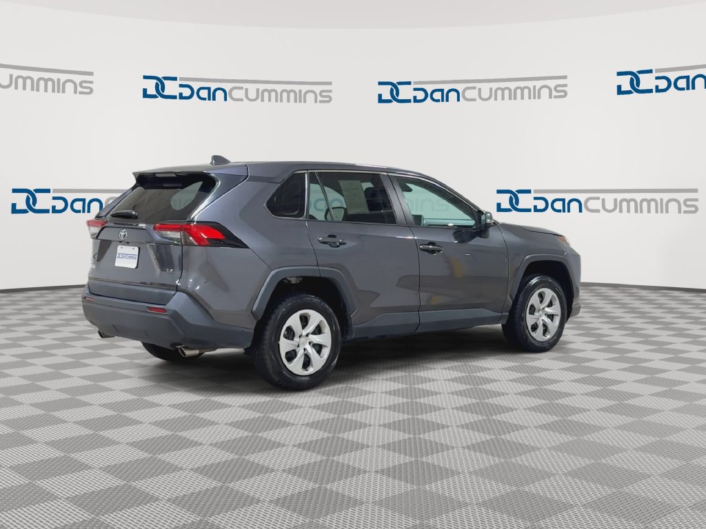 Used 2024 Toyota RAV4 LE FWD image 8