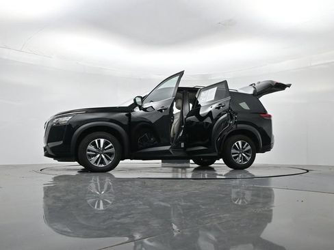Used 2025 Nissan Pathfinder SL FWD image 56
