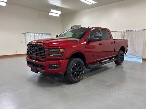 New 2026 RAM 2500 Big Horn AWD/4WD image 4