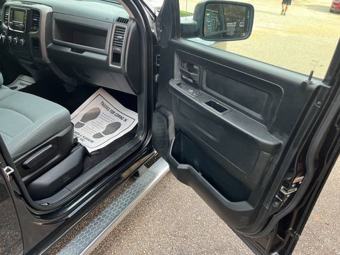 Used 2017 RAM 1500 Express RWD image 16