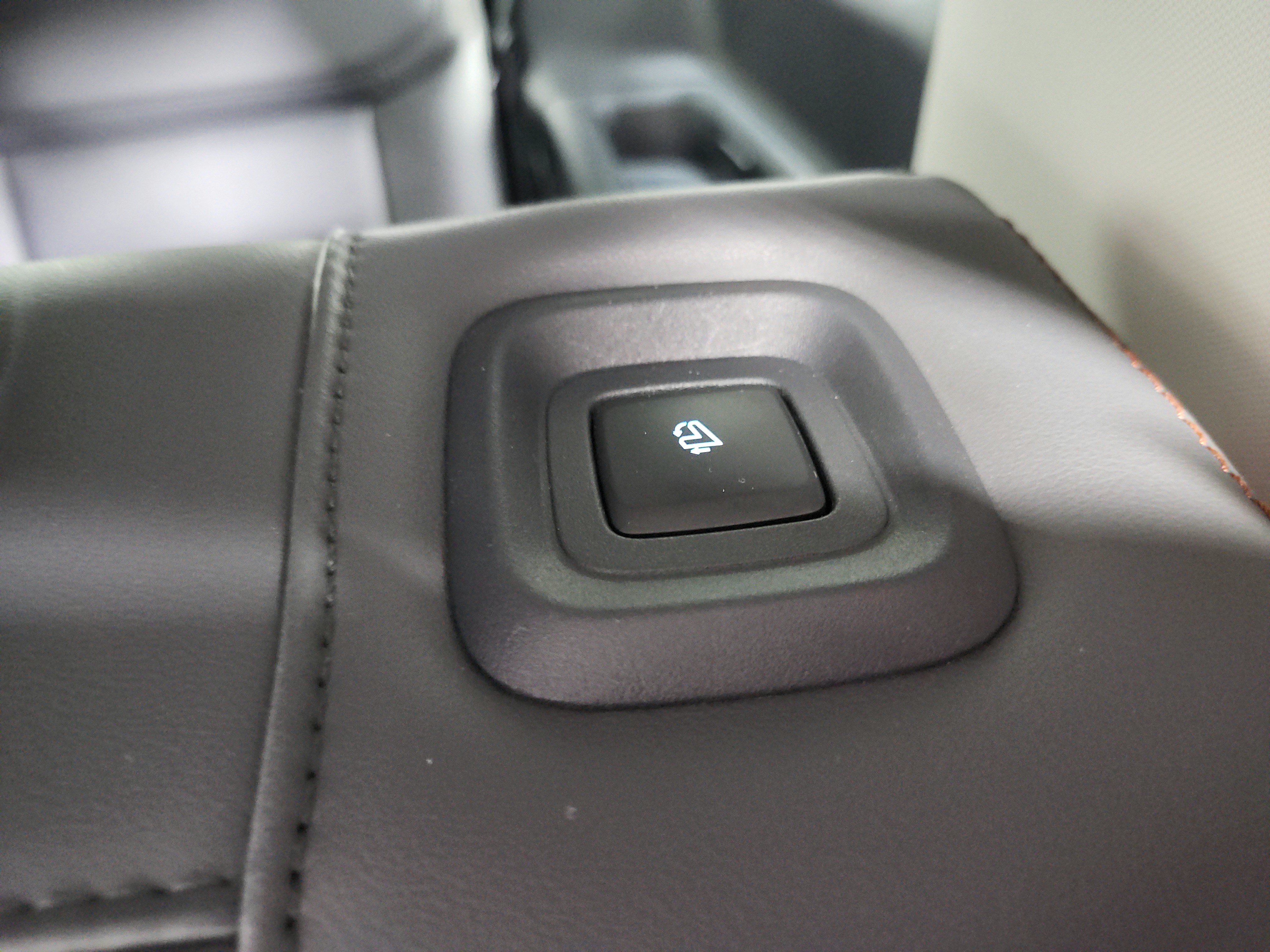 Used 2025 Ford Expedition Active AWD/4WD image 43