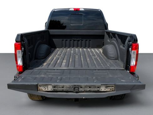 Used 2019 Ford F250 Lariat w/ Lariat Ultimate Package AWD/4WD image 59