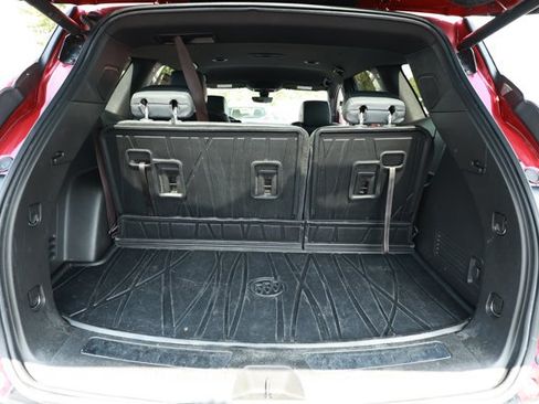 Used 2022 Buick Enclave Essence w/ Sound and Sites Package FWD image 10