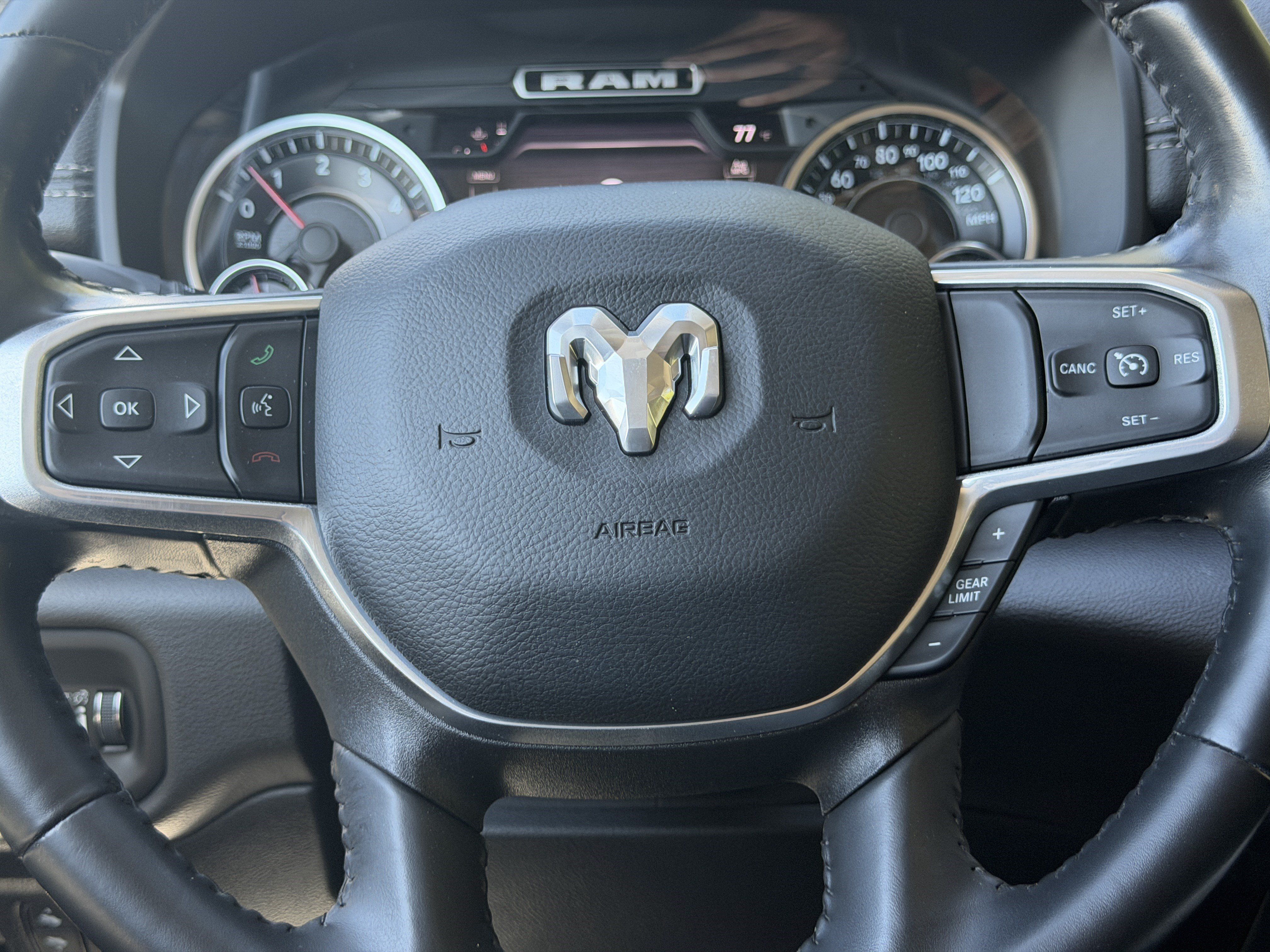 Used 2022 RAM 1500 Laramie AWD/4WD image 36