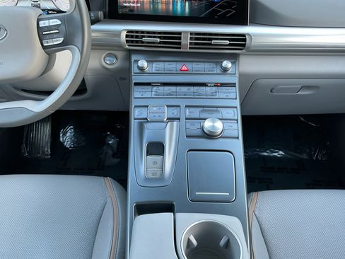 Used 2022 Hyundai Nexo Blue image 11