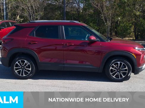 Used 2025 Chevrolet TrailBlazer LT image 4