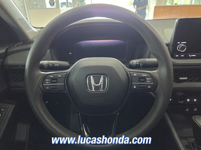 Used 2023 Honda Accord EX image 10