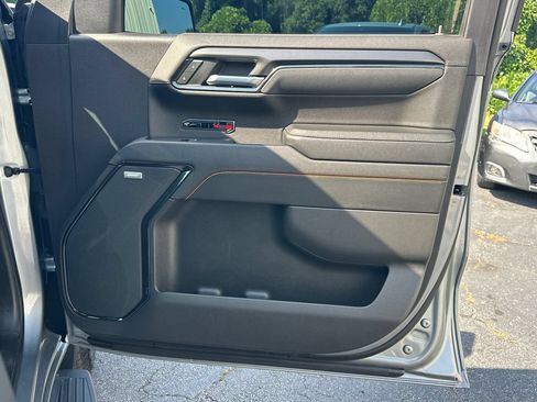 Used 2024 GMC Sierra 1500 AT4 w/ Technology Package AWD/4WD image 15