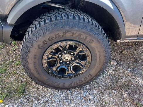 Used 2023 Ford Bronco Wildtrak image 3