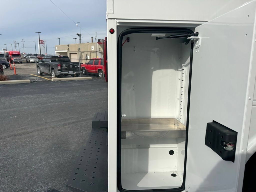 New 2026 Ford E-350 and Econoline 350 Super Duty w/ Interior Upgrade Package RWD image 19