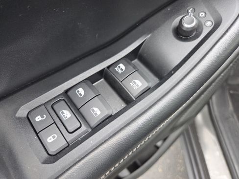 Used 2023 Jeep Grand Cherokee Limited AWD/4WD image 35