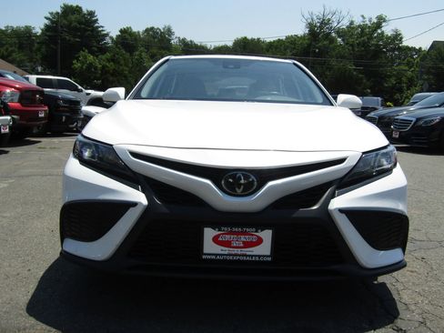 Used 2023 Toyota Camry SE FWD image 2
