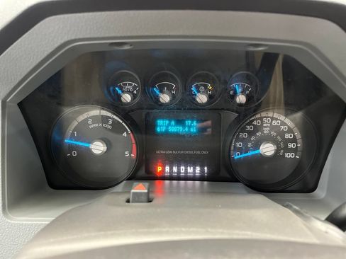 Used 2014 Ford F550 2WD Regular Cab Super Duty image 18