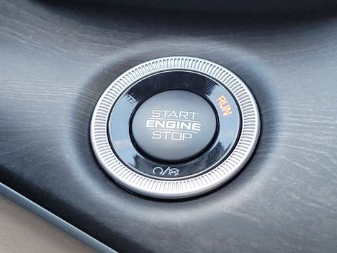 New 2025 Jeep Grand Cherokee L Limited w/ Luxury Tech Group II image 23