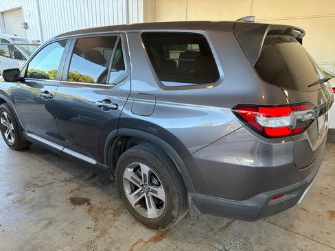 Used 2025 Honda Pilot EX-L image 2