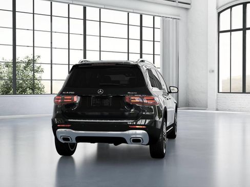 Used 2026 Mercedes-Benz GLB 250 4MATIC image 24