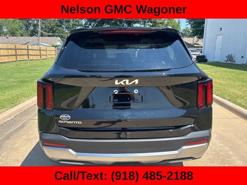 Used 2025 Kia Sorento S w/ Panoramic Sunroof Package FWD image 6