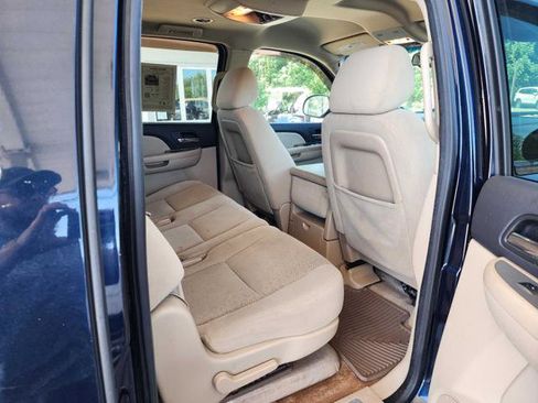 Used 2008 Chevrolet Suburban LS w/ Skid Plate Package AWD/4WD image 16