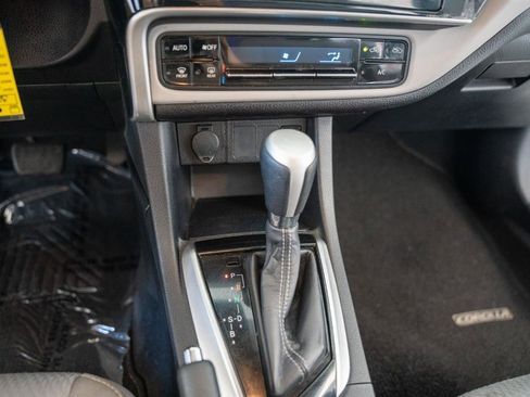 Used 2017 Toyota Corolla LE w/ Carpet Mat Package (TMS) FWD image 16