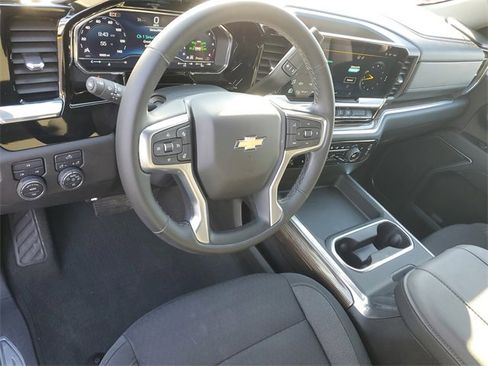 Used 2025 Chevrolet Silverado 2500 LT image 20