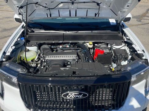 New 2025 Ford Maverick Lobo image 34