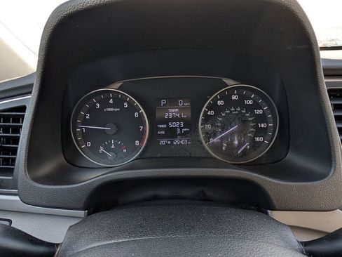 Used 2017 Hyundai Elantra SE image 21