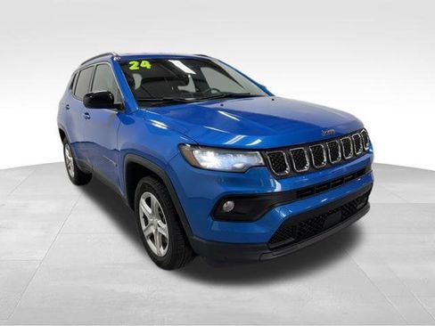 Certified 2024 Jeep Compass Latitude w/ Altitude Special Edition AWD/4WD image 6