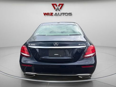 Used 2017 Mercedes-Benz E 300 4MATIC image 4