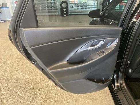 Used 2018 Hyundai Elantra GT Sport w/ Sport Tech Package 04 FWD image 32