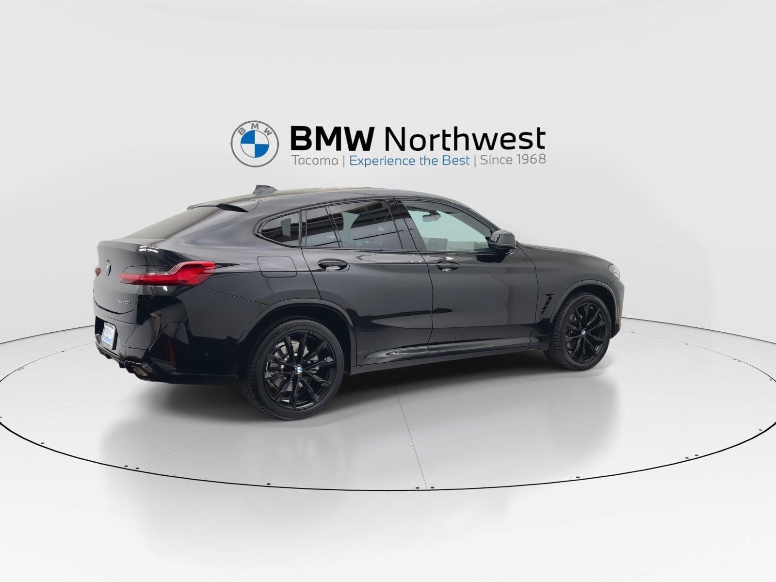 Used 2025 BMW X4 xDrive30i w/ Premium Package AWD/4WD image 4