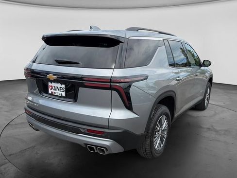 Used 2025 Chevrolet Traverse LT AWD/4WD image 10