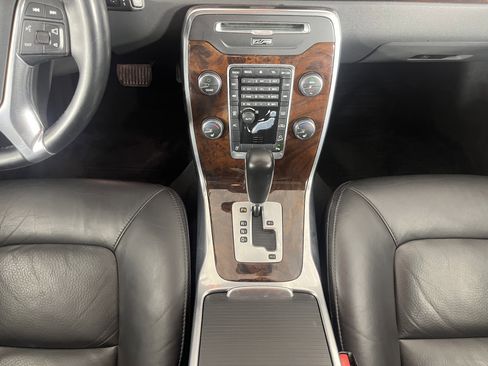 Used 2012 Volvo XC70 T6 Platinum image 16