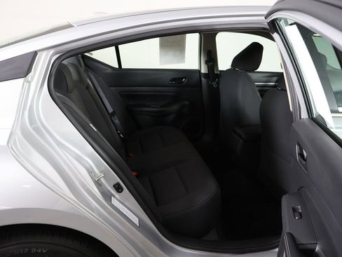 Used 2025 Nissan Altima 2.5 SV FWD image 27