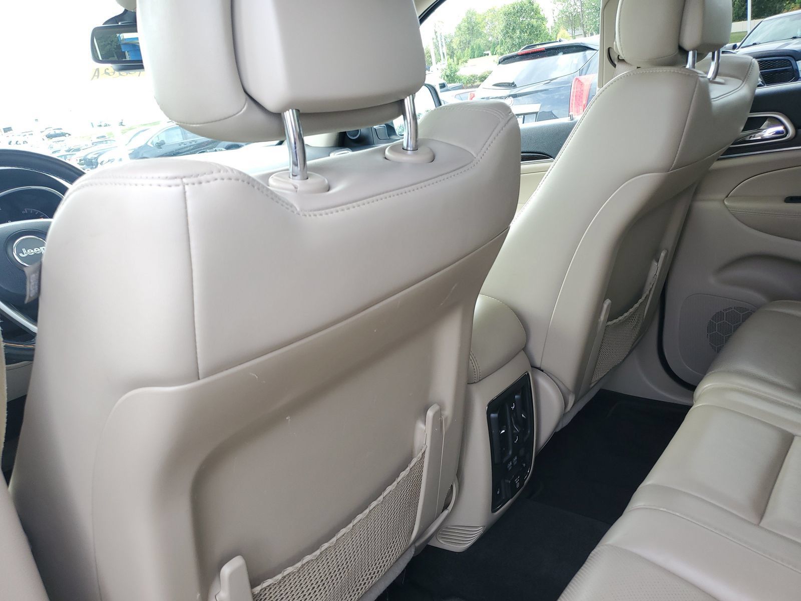 Used 2014 Jeep Grand Cherokee Limited w/ Luxury Group II AWD/4WD image 14