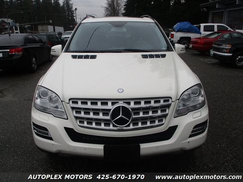 Used 2011 Mercedes-Benz ML 350 BlueTEC 4MATIC image 2