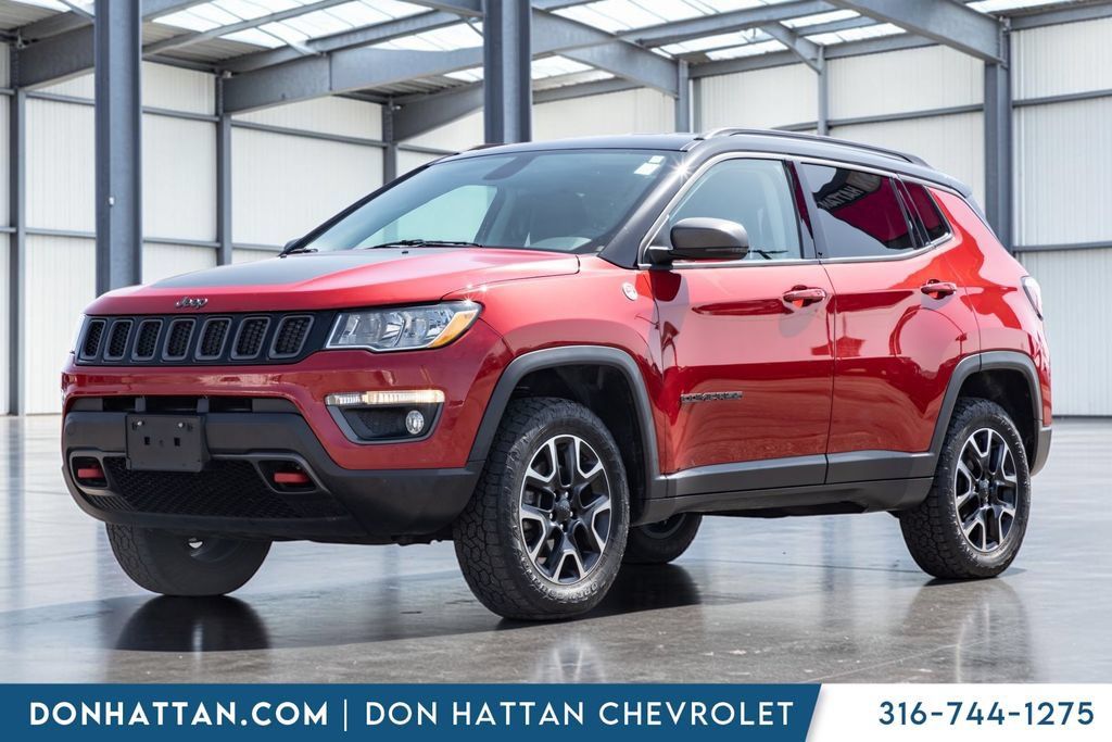 Used 2018 Jeep Compass Trailhawk w/ Cold Weather Group AWD/4WD image 1