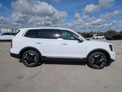 New 2025 Kia Telluride EX image 4