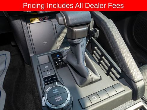 Used 2026 Toyota 4Runner Limited AWD/4WD image 19