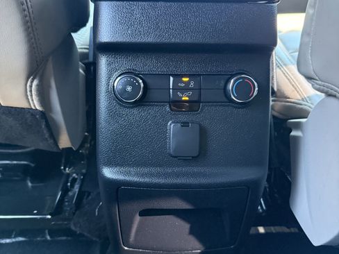 Used 2019 Ford Explorer XLT w/ Equipment Group 202A image 18