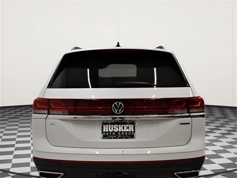 Used 2025 Volkswagen Atlas SE image 11