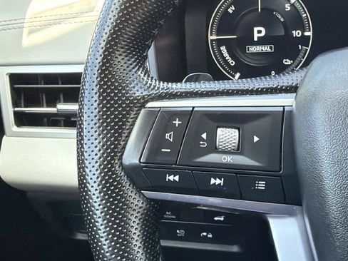 Used 2024 Mitsubishi Outlander 4WD Plug-In Hybrid image 19