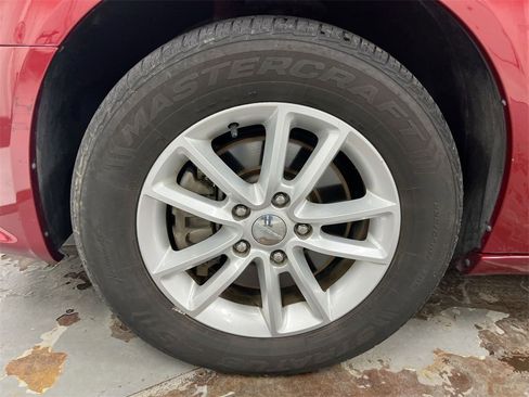 Used 2016 Dodge Grand Caravan SXT w/ Rear Park Assist Package image 25