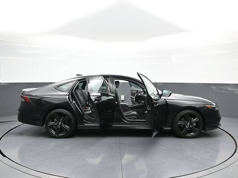 Used 2023 Honda Accord Sport image 40