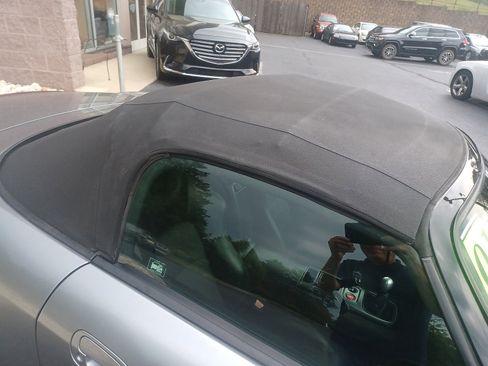 Used 2001 Honda S2000 image 24