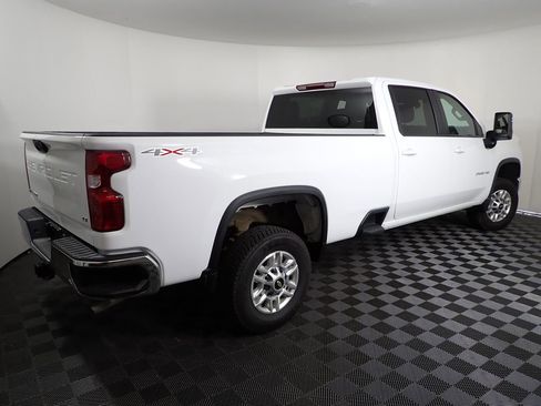 Used 2024 Chevrolet Silverado 2500 LT AWD/4WD image 19
