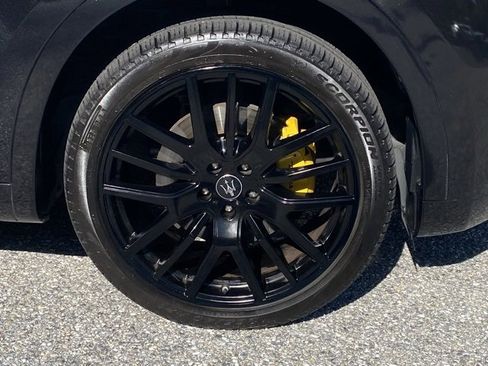 Used 2022 Maserati Levante GT image 12